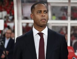 Patrick Kluivert Masih Ingin Latih Timnas Indonesia, Kenang Atmosfer 300 Juta Suporter Garuda