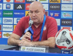 Drama di GBT! Persib Ditahan Persebaya, Wasit Jadi Sorotan Tajam