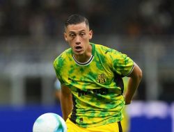 Tembok Kokoh di Artemio Franchi! Jay Idzes Sabet Gelar Man of the Match Saat Sassuolo Imbangi Fiorentina