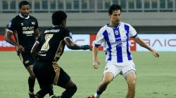 Drama VAR dan Kartu Merah: Persib Bandung Paksa Dewa United Berbagi Poin di Serang