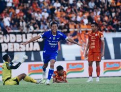 Putus Kutukan Parepare! Adam Alis Kobarkan Semangat Persib Bandung Segel Juara di GBLA