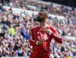 Mohamed Salah Putuskan Pergi dari Anfield Musim Panas Ini, Tutup Karier di Liverpool dengan “Cara Sendiri”