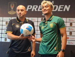 Bakal Duel Lawan Sang Mantan Guru! Ernando Ari Siap Tampil Keras di Laga Persebaya vs Persija