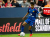 Bocah 15 Tahun Debut di Manchester United! JJ Gabriel Langsung Sambut Tekel Horor Gimenez