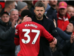 Tampil Fantastis! Michael Carrick Lempar Pujian Setinggi Langit Untuk Kobbie Mainoo